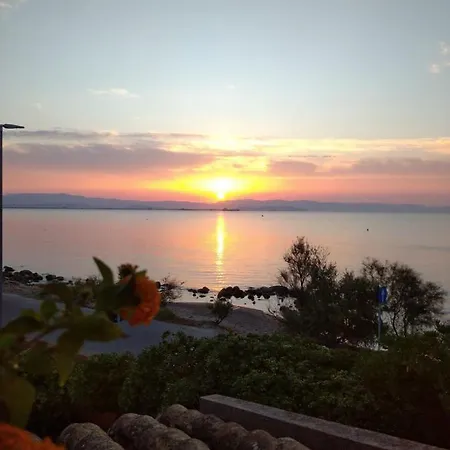 Casa Bon' Aria Fronte Mare Sud Sardegna 度假居 *